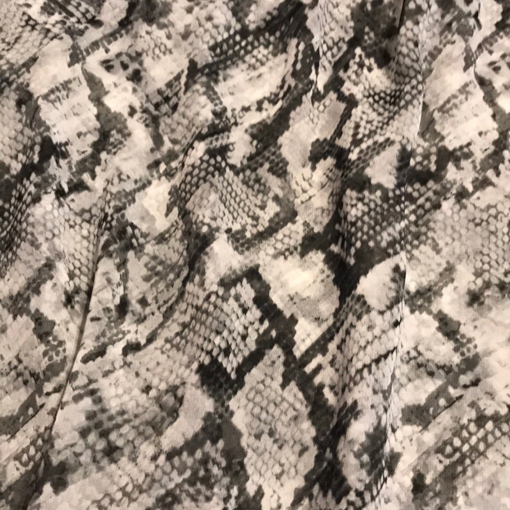 Sheer snakeskin pattern - Picture 6 of 12